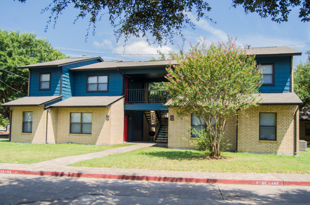 2-Bedroom 1 bathroom Unit | Whispering Oaks Apartments